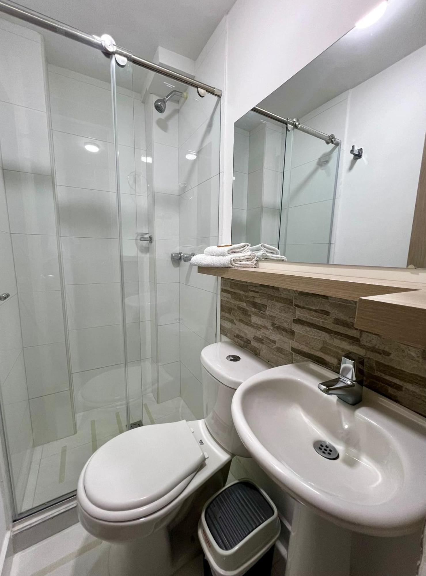 Hotel Adel Манисалес Екстериор снимка