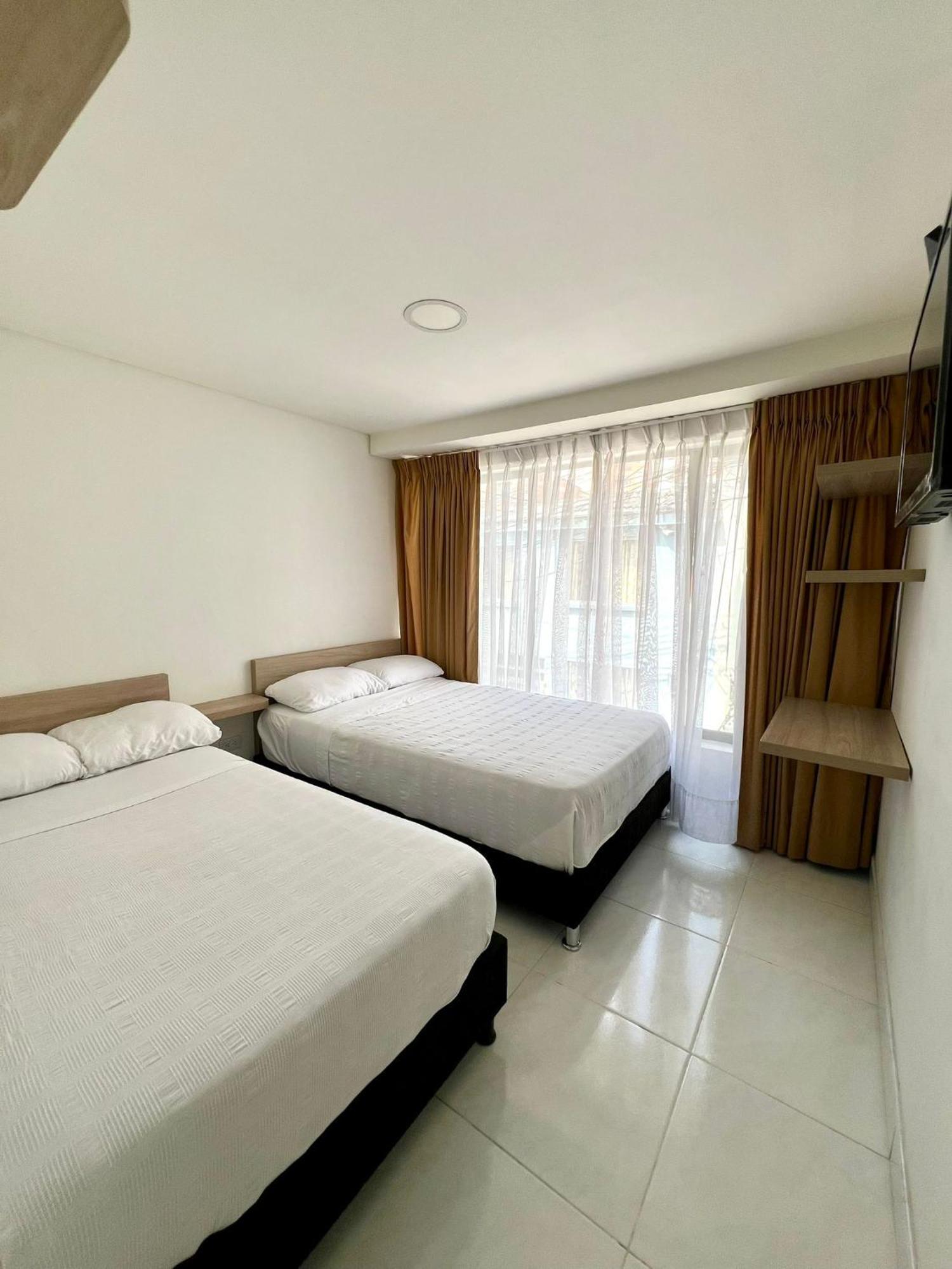Hotel Adel Манисалес Екстериор снимка