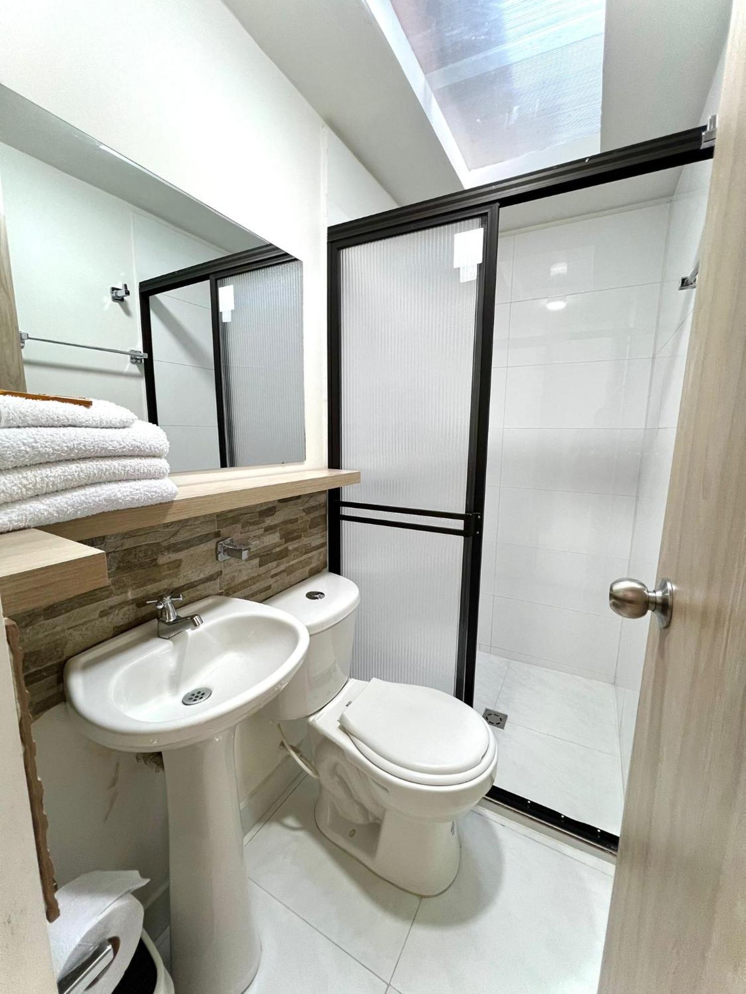 Hotel Adel Манисалес Екстериор снимка