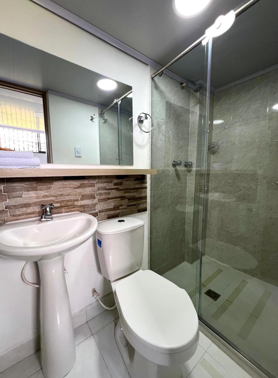 Hotel Adel Манисалес Екстериор снимка
